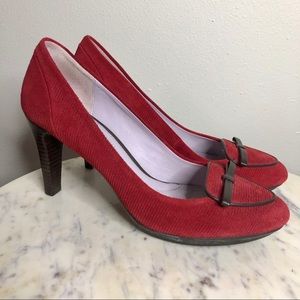 Johnston and Murphy women’s shoes size 9.5 red